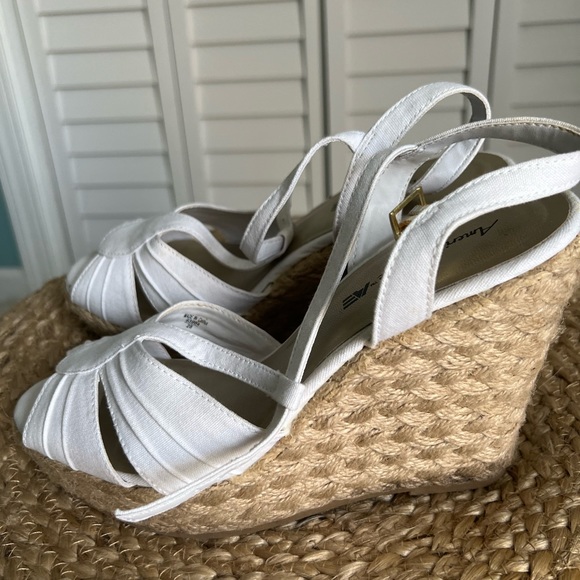 2 pairs of American Eagle wedges - Picture 3 of 6